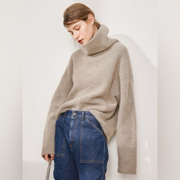 NWT Carra turtleneck sweater - Picture 2 of 8